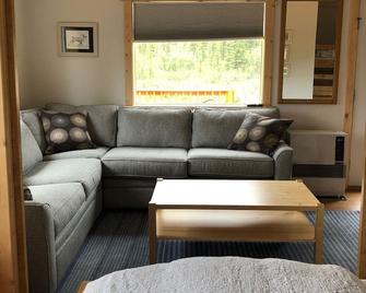 Clean & quiet cabin with stunning mountain views - Healy - Salon