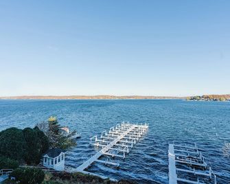 The Geneva Inn - Lake Geneva - Outdoor view