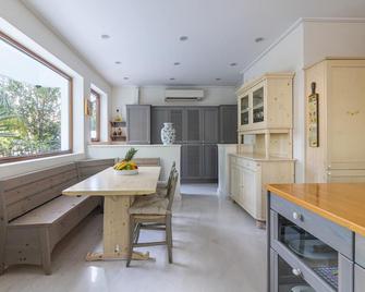 Villa Stefani with Private Pool - Glyfada - Jídelna