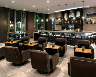 AC Hotel by Marriott Boston Cleveland Circle - בוסטון - בר