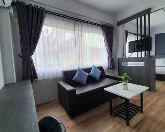 The Inka Hotel - Nakhon Si Thammarat - Living room