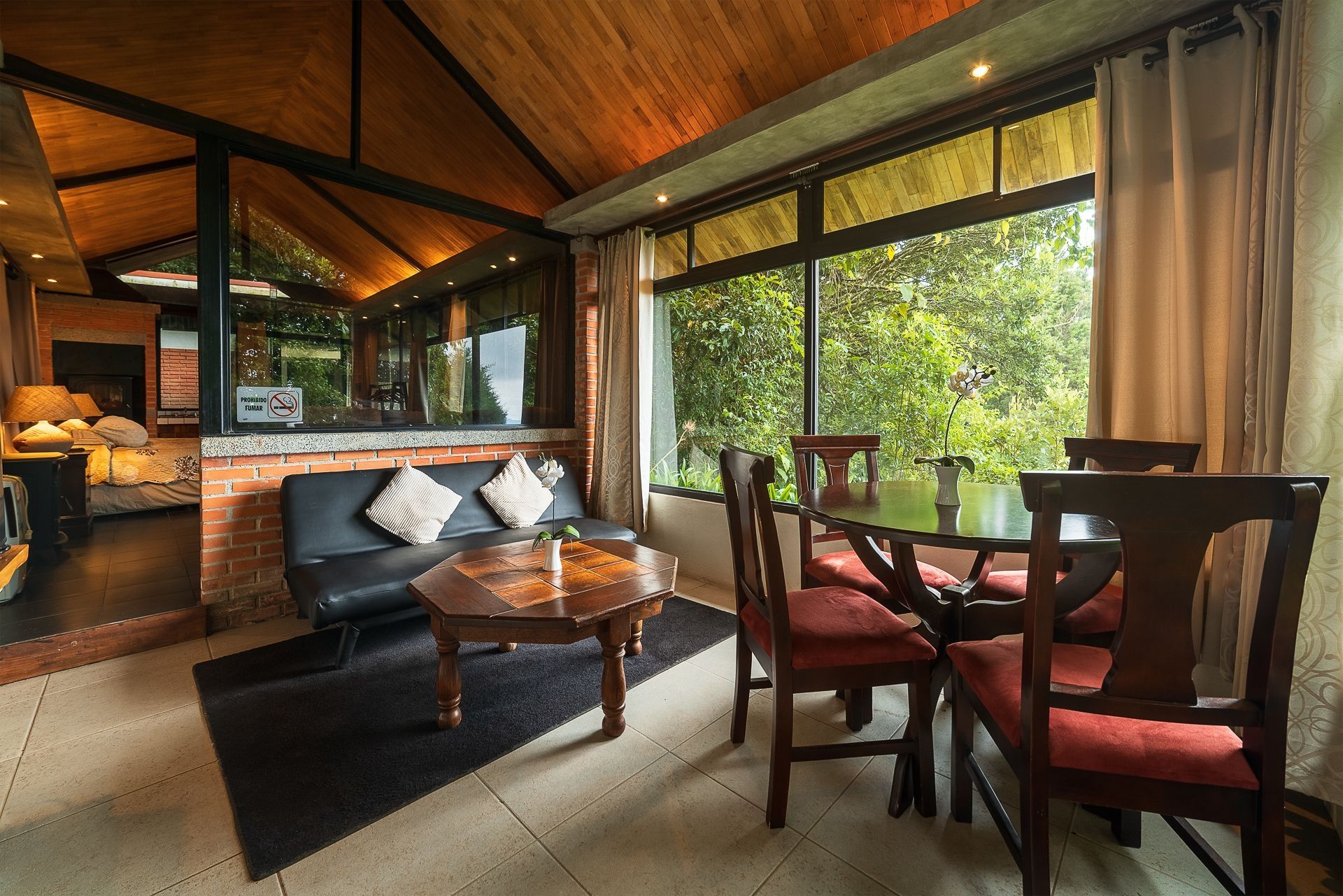 Altura Hotel - Alajuela