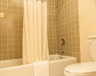 Bokai Garden Hotel - Rosemead - Baño