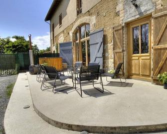 Le Havre des Hirondelles - Corcelles-en-Beaujolais - Patio