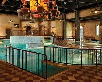 Efteling Village Bosrijk Tickets Included - Kaatsheuvel - Piscine