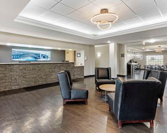 Best Western Plus MidAmerica Hotel - Mascoutah - Lounge