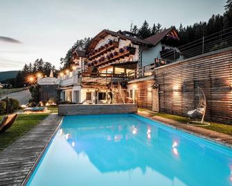 Granpanorama Wellnesshotel Sambergerhof Superior - Villandro/Villanders - Pool
