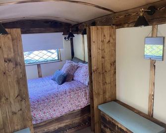 Modern Shepherd's Hut at St Anne's - Plymouth - Ložnice