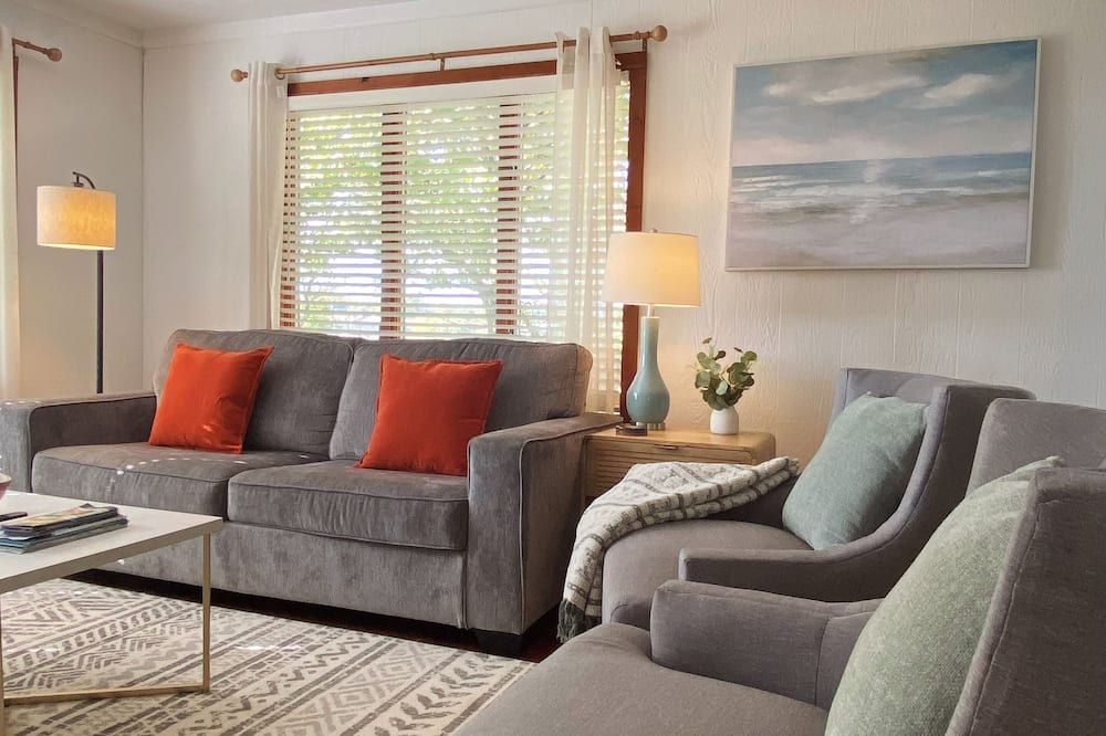 The Cozy North Farmhouse
