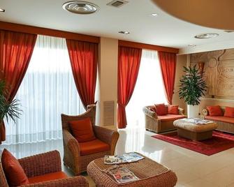Stella Charming & Luxury Rooms - Conversano - Sala de estar