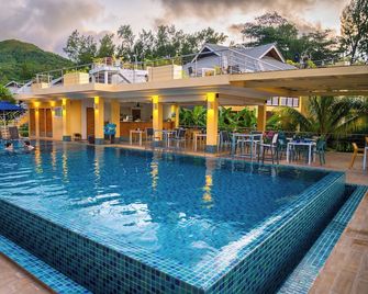Acajou Beach Resort - Baie Sainte Anne - Bazén