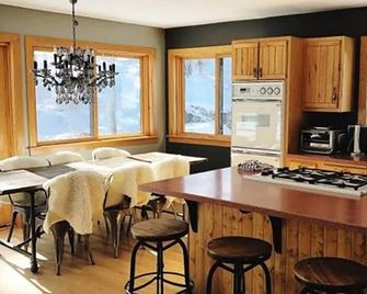 Gorgeous Estes Park, Allenspark, Lyons Co 4br Riverfront Home - Lyons - Cocina
