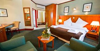 Protea Hotel by Marriott Windhoek Furstenhof - Windhoek - Bedroom