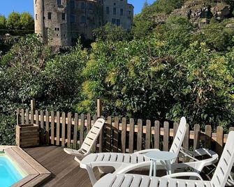 House with character 11 rooms - 10/12 persons - Largentière - Patio