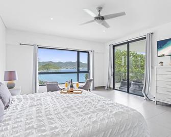 Beacon Hill Hideaway Luxury Condo in Simpson Bay - Simpson Bay - Bedroom