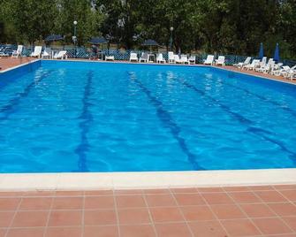 Villaggio Le Palatine - Metaponto - Piscine
