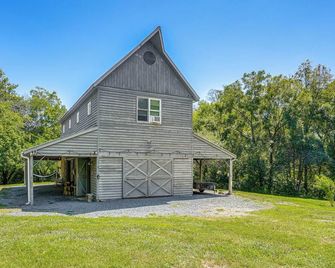 Countryside Barndominium in Virginia w/ Patio - Louisa - Edificio
