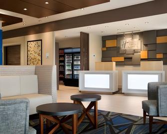 Holiday Inn Express & Suites Reedsville - State Coll Area - Burnham - Lobby