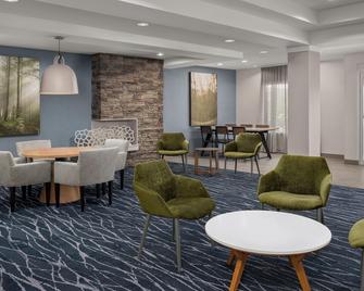Fairfield Inn & Suites by Marriott Roanoke Hollins/I-81 - Roanoke - Sala de estar