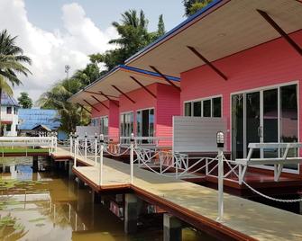 Bua Villa - Ban Bang Boet - Edificio
