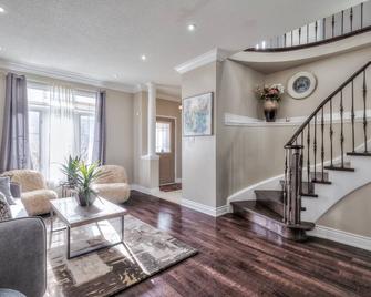 Ajax Suites - Ajax - Living room