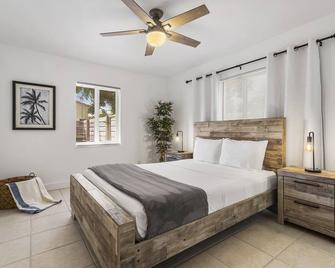 Alani Bay Premium Condos - Fort Lauderdale - Bedroom