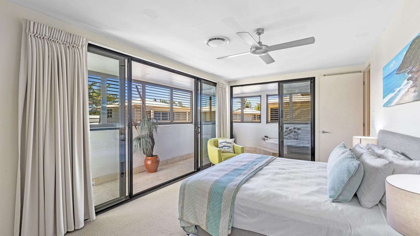 نوزا فيلادج ريفر ريزورت