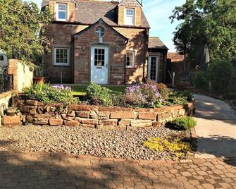 Laurieknowe Coach House - Dumfries - Building