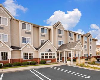 Microtel Inn & Suites by Wyndham Middletown - Middletown - Building