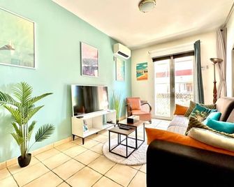 LE COSY Canet - Studio pour 2 personnes à 30m de la plage - Canet-en-Roussillon - Living room