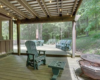 Peaceful Carrollton Retreat with Deck and Fire Pit! - Carrollton - Binnenhof