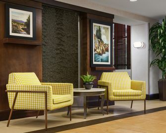 Hampton Inn & Suites by Hilton West Sacramento - West Sacramento - Lobby