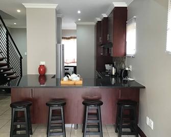 Furnished rental Bloemfontein - Bloemfontein - Kitchen