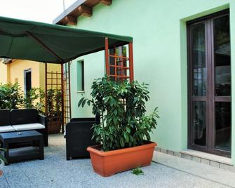 Agriturismo B&B La Cerasa - Fabriano - Patio