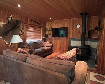 Alaska Creekside Cabins - Seward - Sala de estar