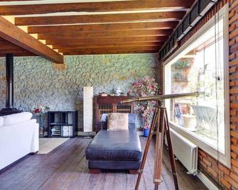 Pet-Friendly Apartment 'Ático en el centro de Laredo' with Mountain View & Terrace - Laredo