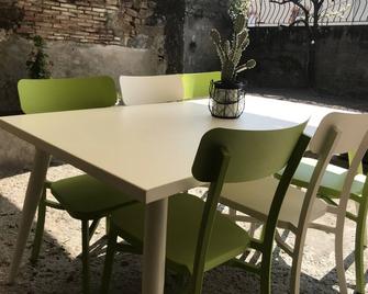 Les Gîtes de la Frérie - La Gaubretière - Patio