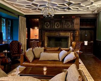 Lewtrenchard Manor - Okehampton - Lounge