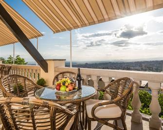 Areve Residence Boutique Hotel - Eriwan - Balkon