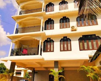 Bmg Urban Stay - 高哈蒂 - 建築