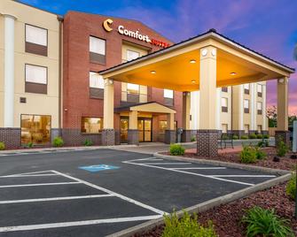 Comfort Suites Columbus - Columbus - Building