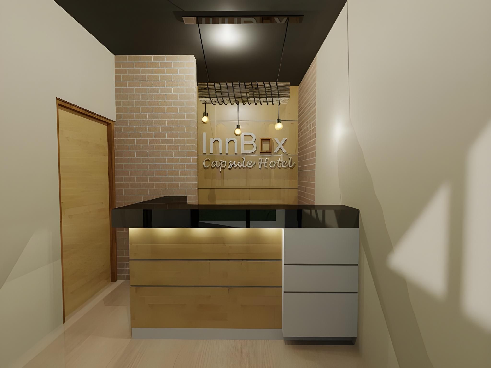 Innbox Capsule Hotel - Jember - Bar