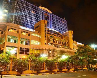 The Panari Hotel - Near Jomo Kenyatta International Airport - נאירובי - בניין