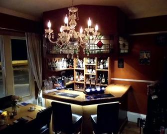 Waterfront Hotel - Deal - Бар