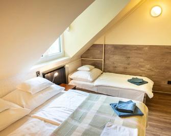 Hotel Bobbio - Budapest - Kamar Tidur