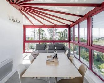 Résidence Château d'Acotz - Appartements avec piscine à 300m des Plages & Océan - Saint-Jean-de-Luz - Essbereich