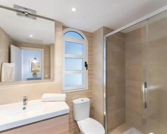 Billy's Puerto De Mogán Apartments By Livvo - Puerto de Mogan - Bathroom