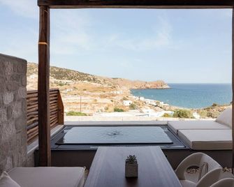 Superior Suite by Horizon Suites Milos - Plaka - Balkon