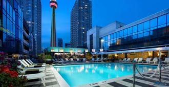 Radisson Blu Toronto Downtown - Toronto - Zwembad