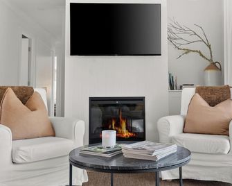 The Waratah Cottage - 로버트슨 - 거실